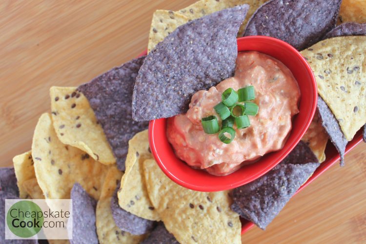 Creamy salsa dip and chips