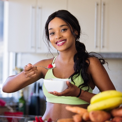 woman eating healthy