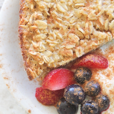 baked oatmeal with berries